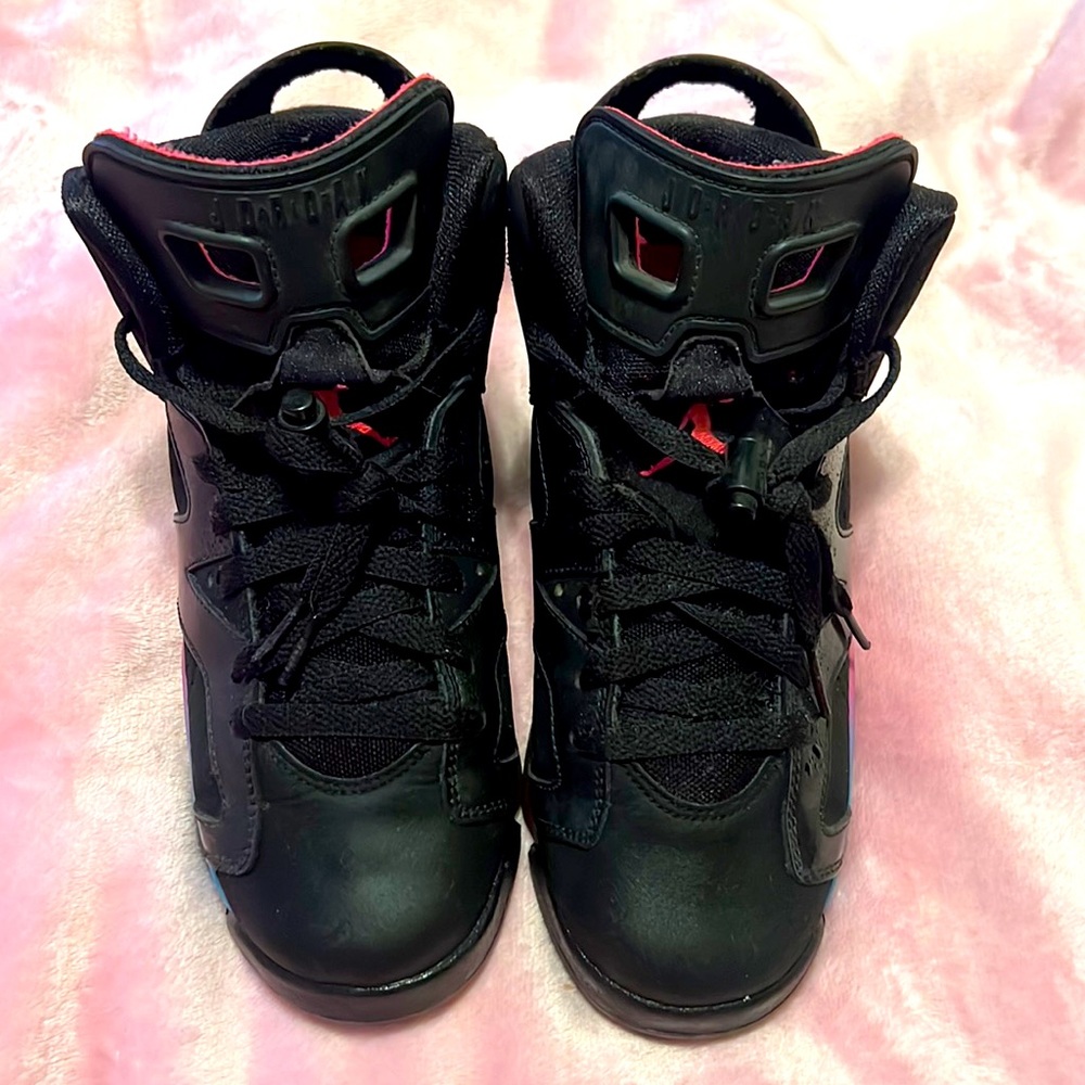 Big Kids ( grade school ) Air Jordan 6 Retro Sneakers